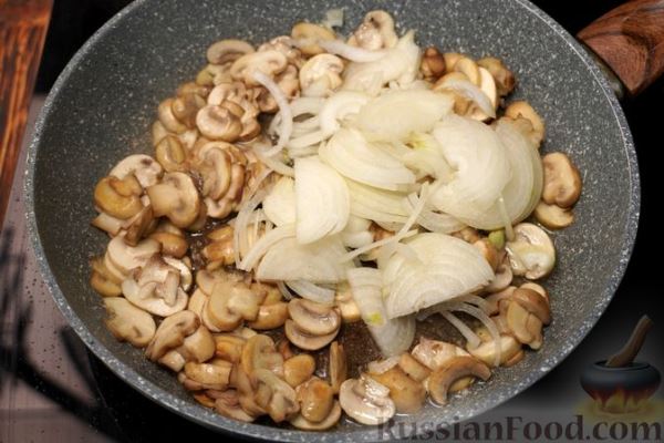 Рагу с картошкой, квашеной капустой и грибами (в духовке)