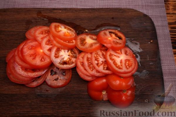 Горячие бутерброды с колбасой, сыром и помидорами (в духовке)