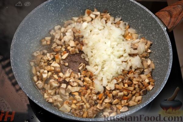 Картофельная запеканка с фаршем и грибами